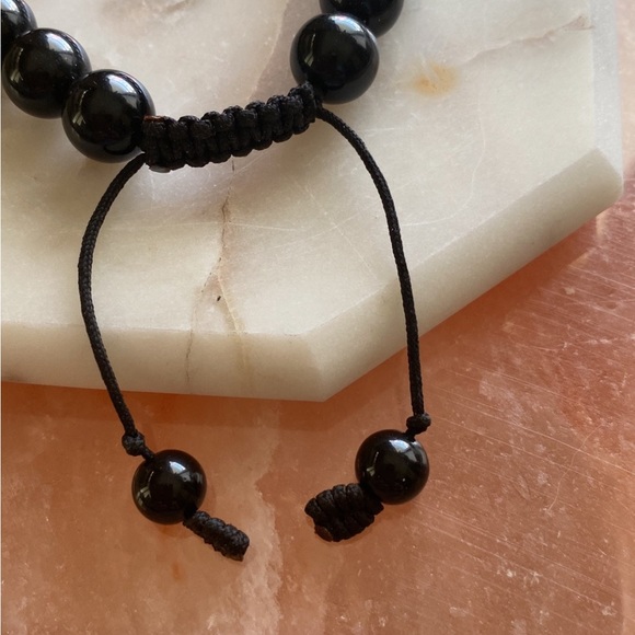 Adjustable black beaded bracelet - Picture 2 of 4